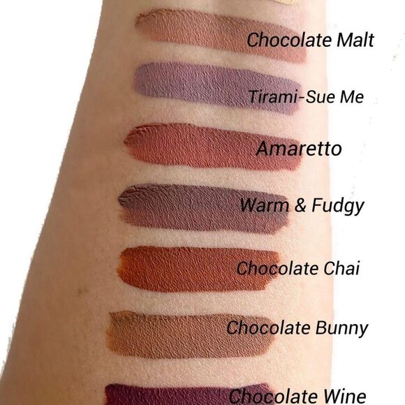 Too Faced Amaretto Whipped Chocolate Liquid Eyeshadow (Matte Mauve Brown) - Picture 4 of 12